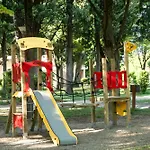 Campingplatz Les Avignon - La Laune 3*