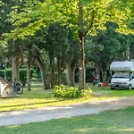 Campingplatz Les Avignon - La Laune Villeneuve-lès-Avignon