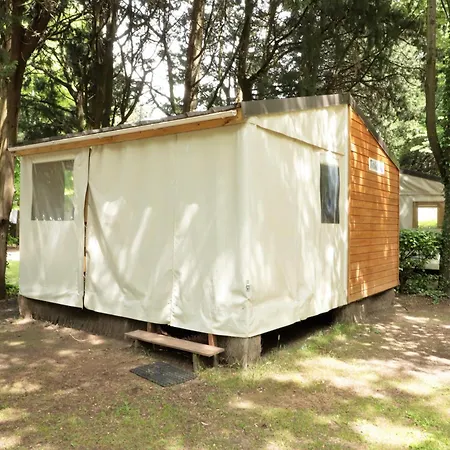 Les Avignon - La Laune Кемпинг