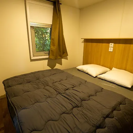 Campsite Les Avignon - La Laune Villeneuve-les-Avignon